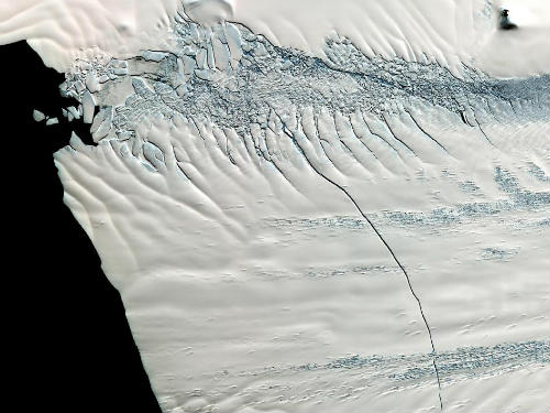 В Антарктиці знайдені гігантські канали з теплою водою