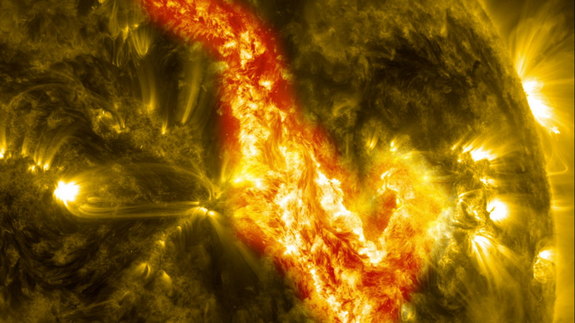 Астрономи виявили на Сонці величезний «Вогняний каньйон»