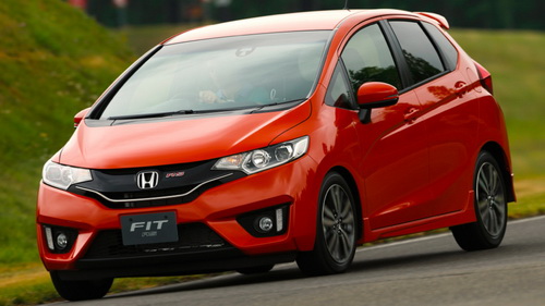 Гібридний Honda Fit Hybrid став автомобілем року в Японії (4)