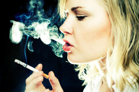 woman-smoking-cikavosti_450