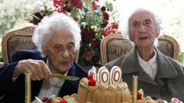 Вчені розповіли, чому іспанці, італійці та французи живуть довше