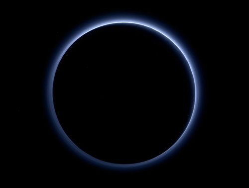У Плутона обнаружили фотохимический смог