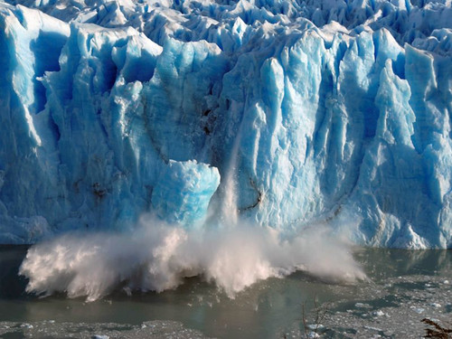 Климатологи рассказали почему Арктика теплеет быстрее Антарктиды