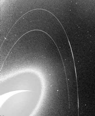 Кольца Нептуна на фото аппарата Вояджер-2