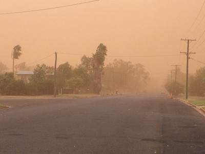 Сильнейшая пыльная буря превратила австралийский город в огненную пустыню