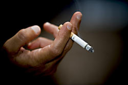 Вчені нарахували в світі майже мільярд курців