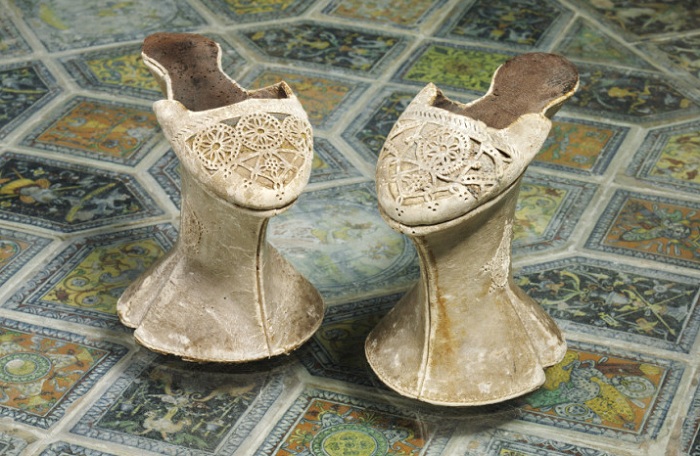 Обувь на платформе (Венеция, 15-17 века.)