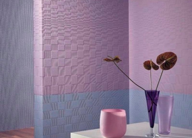 Дизайн стен обоями двух цветов
