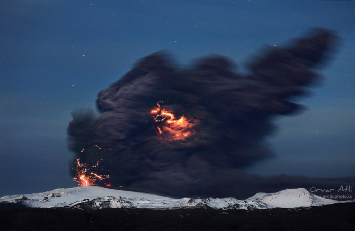 Грозное извержение. Автор фото: Орвар Атли.
