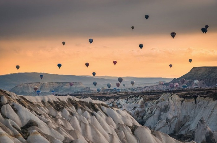 Прогулка на воздушном шаре над Каппадокией – исторической областью на территории современной Турции.