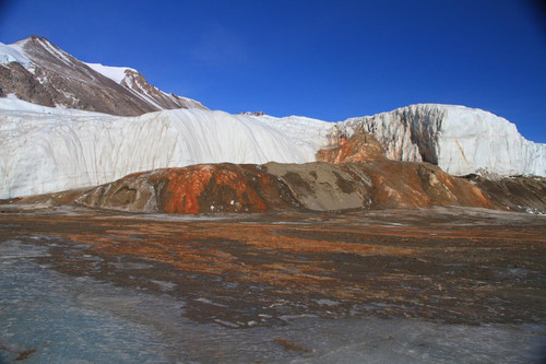 Тайна Кровавого водопада в Антарктиде