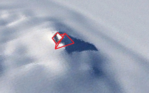 Пирамида на спутниковых снимках Антарктиды