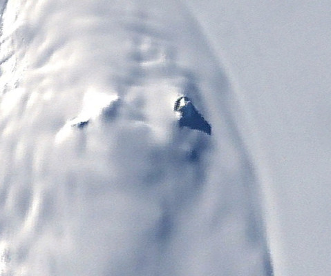 Пирамида на спутниковых снимках Антарктиды