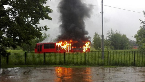 Молния сожгла трамвай в Казани