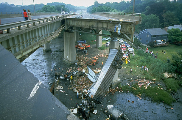 10 самых жутких обрушений мостов за последние 100 лет