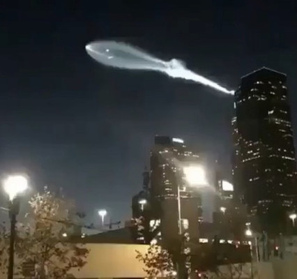 Жителей Калифорнии напугало "облако-след" от запуска ракеты