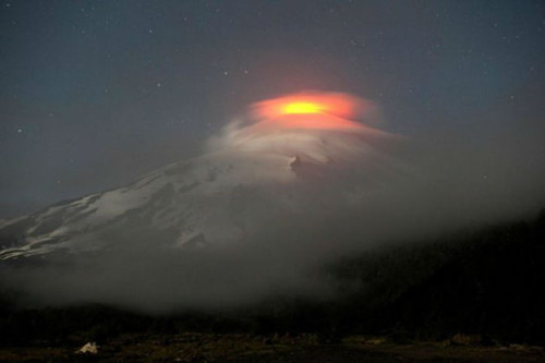 Запечатлено яркое извержение вулкана Вильяррика в Чили