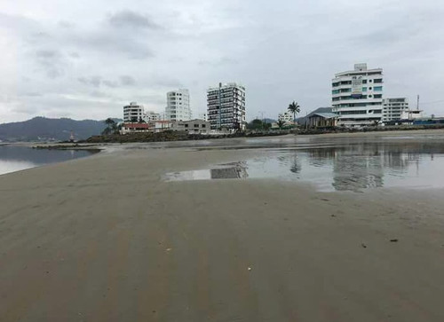 От берегов Эквадора неожиданно отхлынула вода