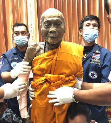 Буддийский монах улыбнулся через два месяца после своей смерти
