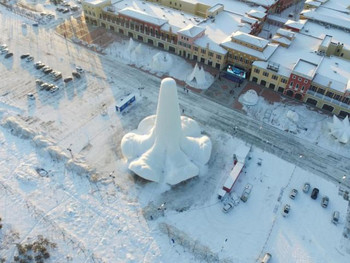В Китае построили самую высокую ледяную башню