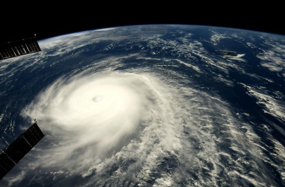 NASA показало вид урагана Гектора со станции МКС
