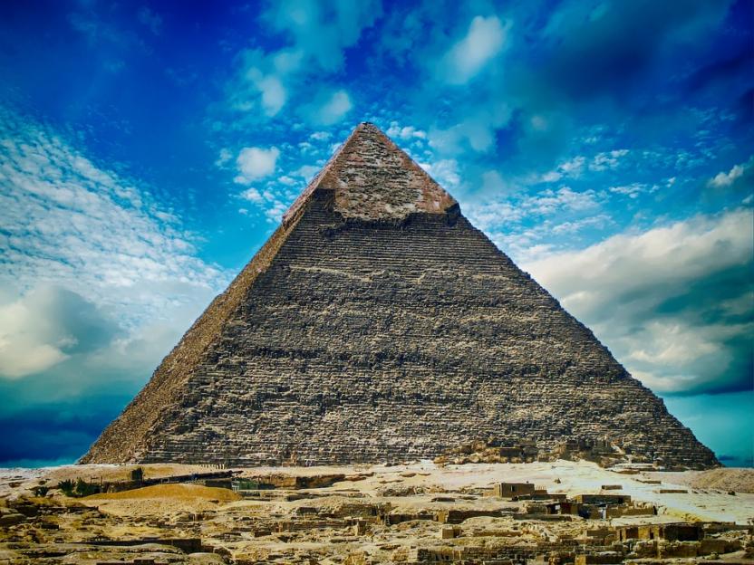Археологи: В Древнем Египте для постройки пирамид использовали электричество