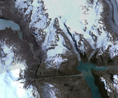 Странная треугольная формация в Гренландии