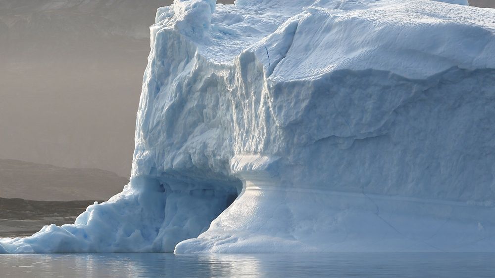 Ледовая история. Гренландский ледяной щит. Льды Гренландии. Гренландия тает. Ледяные истории.