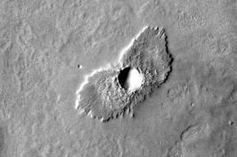 Удар астероида породил разрушительное цунами на Марсе