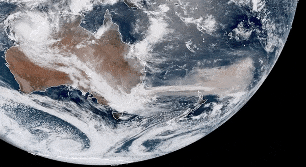 Специалисты NASA показали, как дым австралийских пожаров повлиял на земную атмосферу