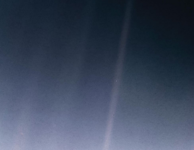 НАСА обновило легендарный снимок Земли, сделанный Voyager-1 в 1990 году