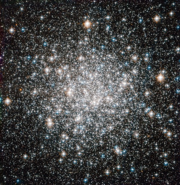 Астрономи знайшли 1 400 зірок на різних стадіях еволюції в одному зоряному скупченні