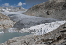 Льодовик Рона в Швейцарських Альпах, Швейцарія.