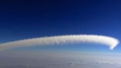 Міський сульфатний смог спускається з висоти до рівня вулиць