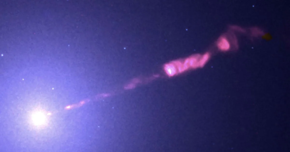 Реактивний струмінь M87* виглядає швидшим за світло