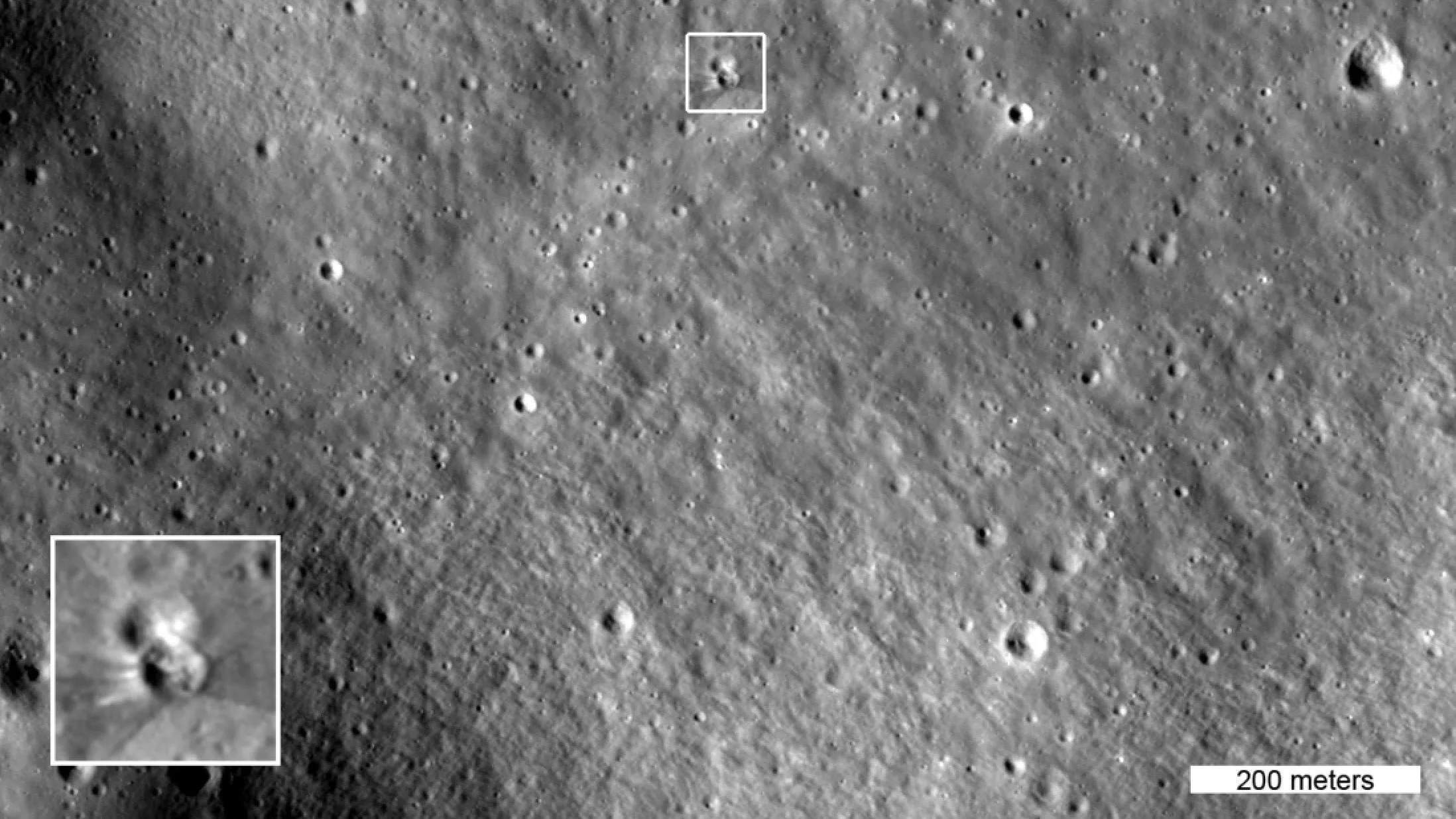 LRO зафіксував свіжий кратер від ракети SpaceX на Місяці