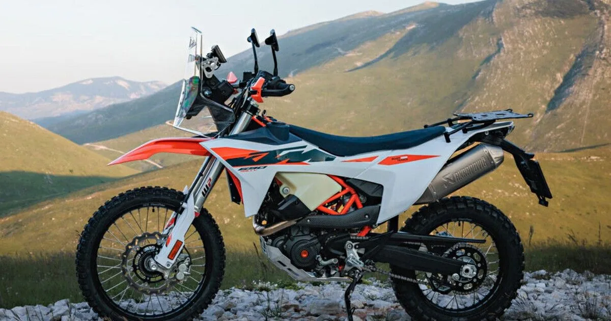 KTM 690 Rally поєднує ралійні технології й далекі мандрівки