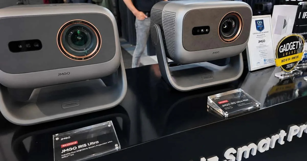 Тризонний лазерний проєктор IRIS показує чітке 4K з частотою 120 Гц